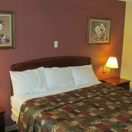 First Western Inn - 페어몬트시티 외부 사진