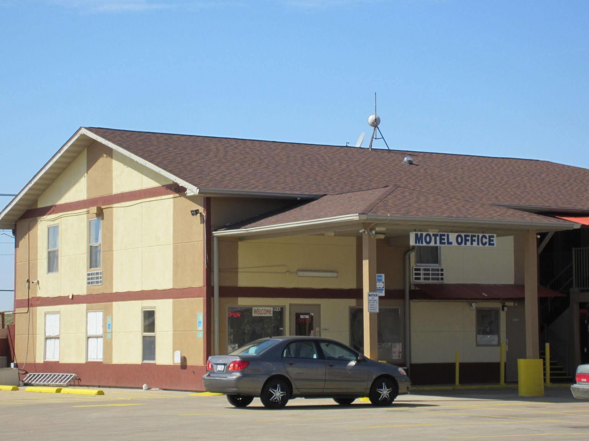 First Western Inn - 페어몬트시티 외부 사진