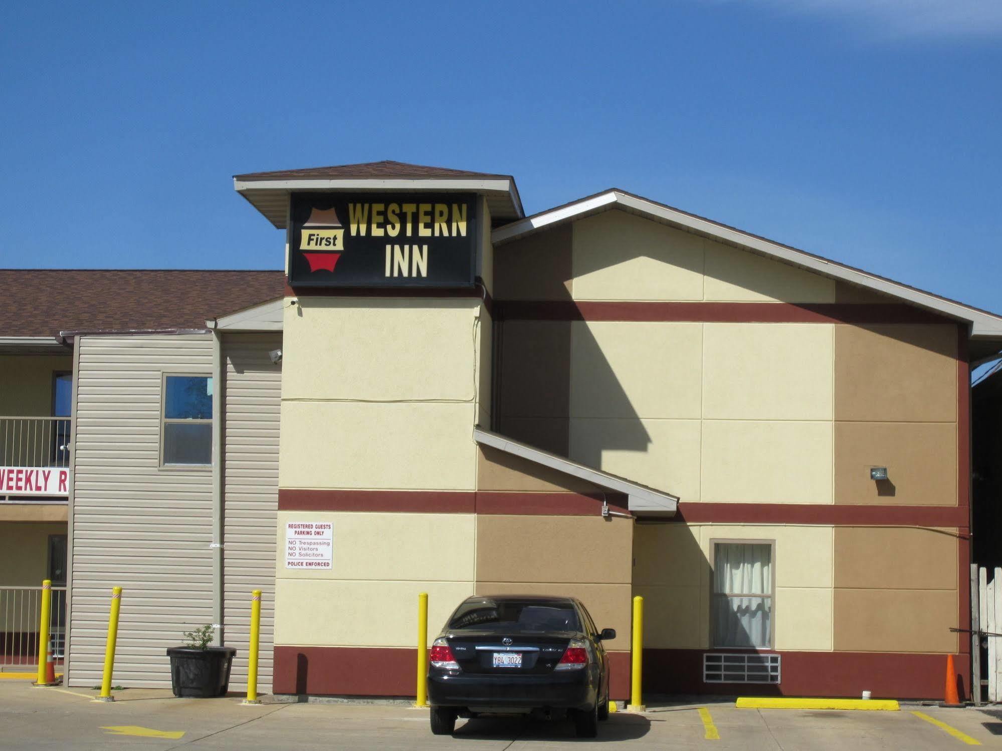 First Western Inn - 페어몬트시티 외부 사진