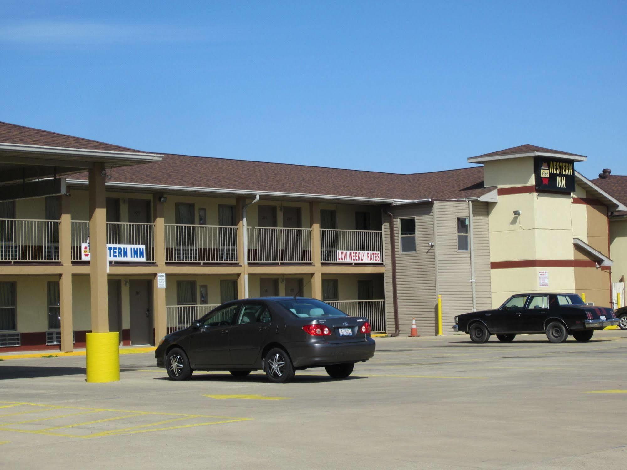 First Western Inn - 페어몬트시티 외부 사진
